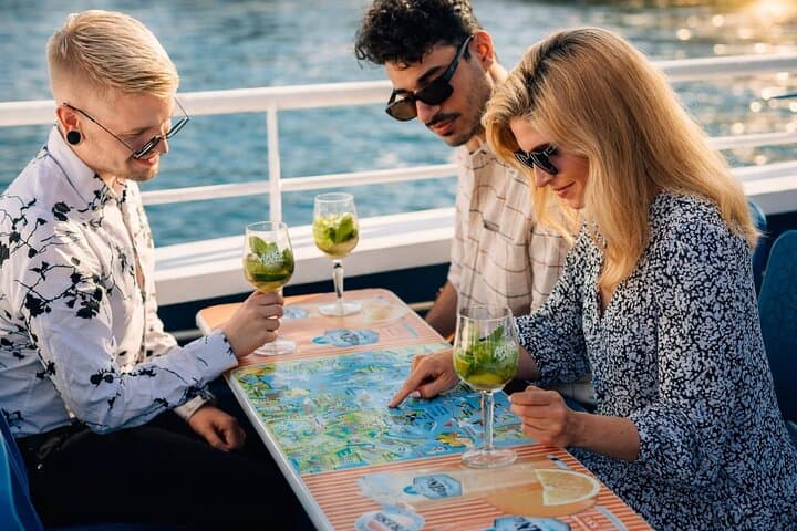 Sightseeing Cruise in Archipelago of Helsinki