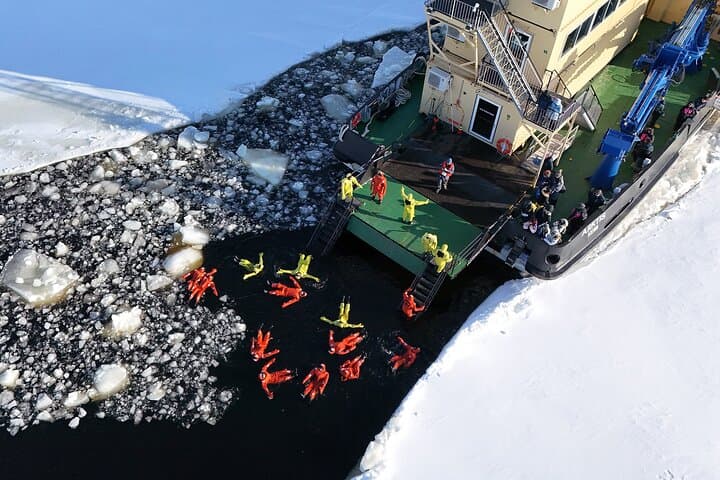 Icefloating program will be done at the back deck of Arktis.