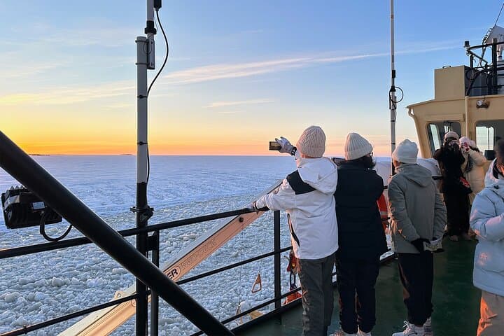 Arktis icebreaker has really good access to different levels of the ship with beautiful views on both sides of the ship
