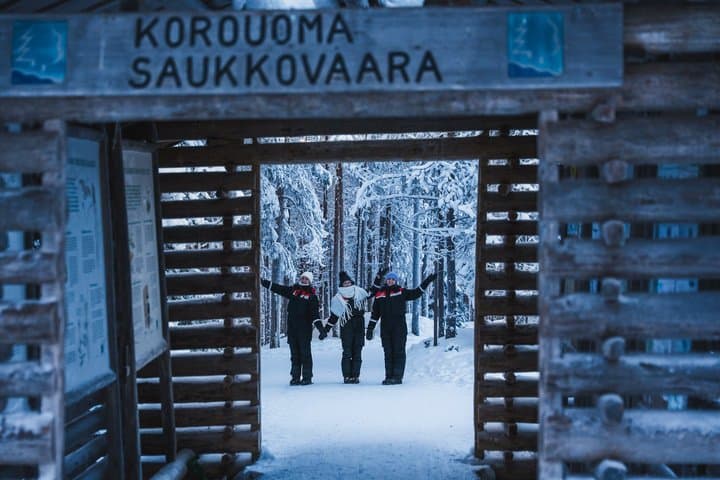 Hike to Frozen Waterfalls of Korouoma Including BBQ Lunch from Rovaniemi