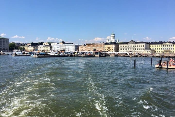 Helsinki and Suomenlinna: Guided Sightseeing and Ferry Ride
