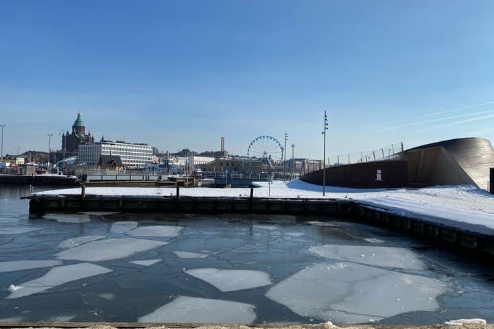 Helsinki and Suomenlinna: Guided Sightseeing and Ferry Ride
