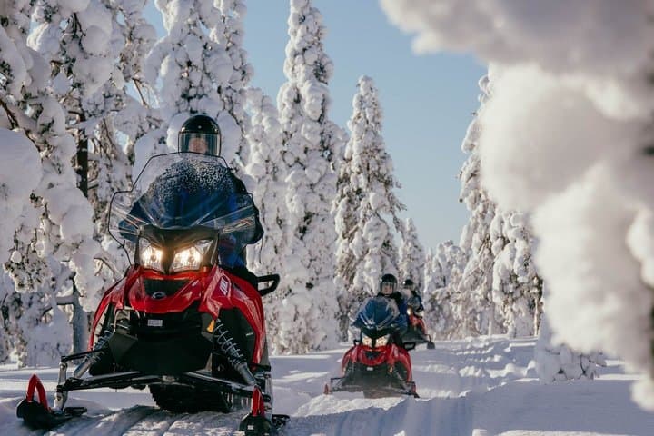 Arctic Circle Snowmobile Safari for Beginners in Rovaniemi