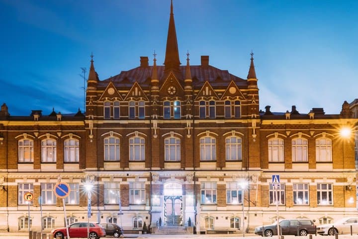 Helsinki Scavenger Hunt & Highlights Self-Guided Walking Tour