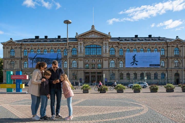 Helsinki Scavenger Hunt & Highlights Self-Guided Walking Tour