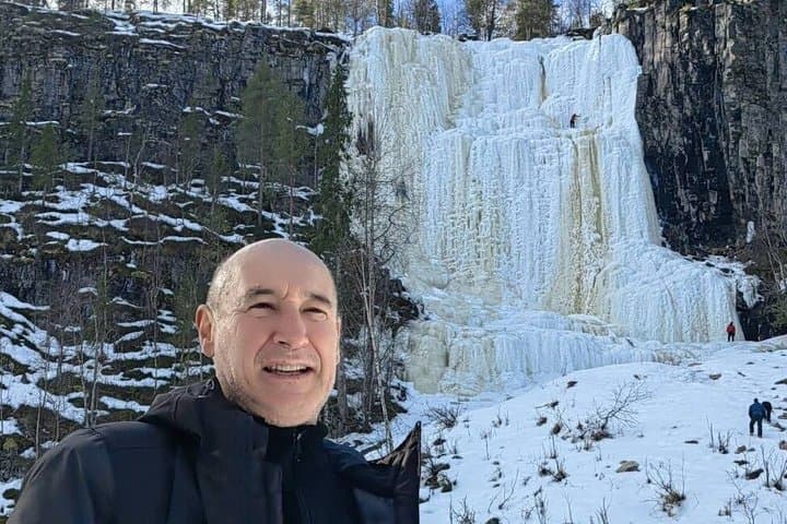Rovaniemi: Korouoma Frozen Waterfalls & Smoked Salmon BBQ