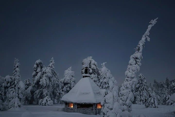 Ylläs Night Snowshoeing up a Fell to Hunt the Aurora